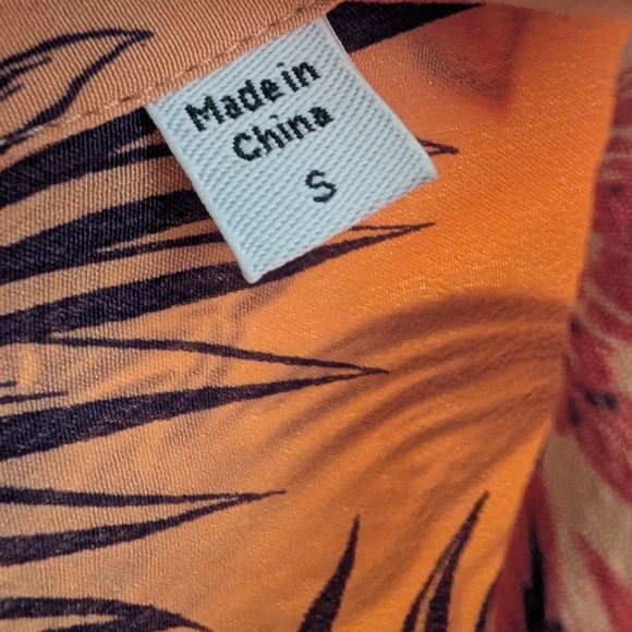 Equipment Quinne in Cantaloupe Floral Silk Oversized Button Down Shirt SZ Small - Picture 6 of 9